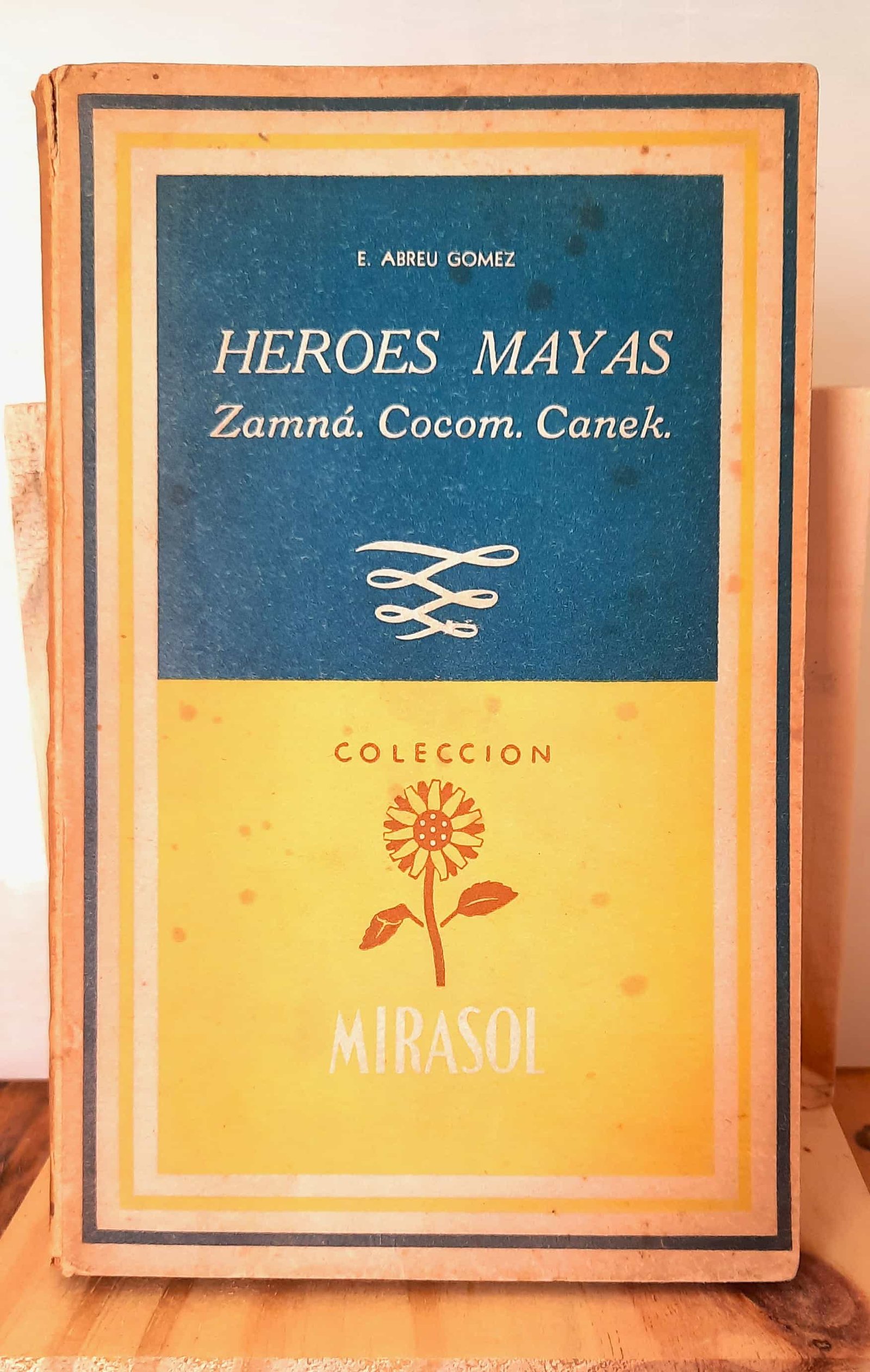 Portada de Héroes mayas